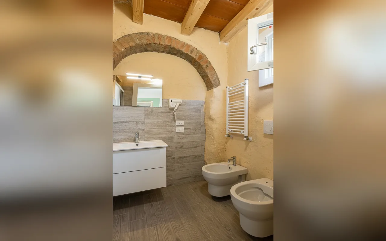 Camera con bagno privato — La Villa 31, Rosignano Marittimo (Toscana) (foto 28)